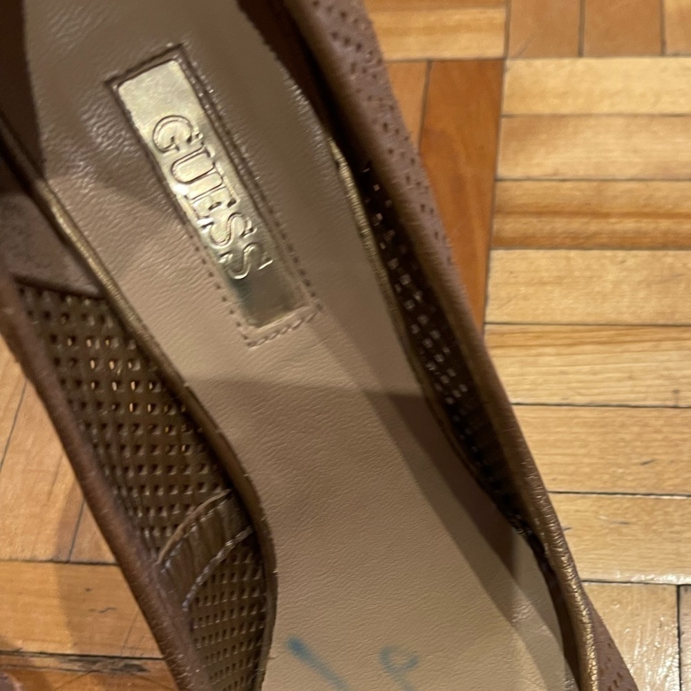 Guess golden shoes​​​​​​​​​​​​​​ - Picture 8 of 10